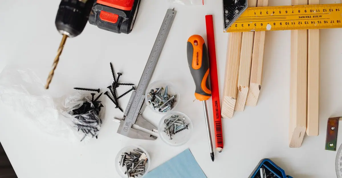 Les Outils de Bricolage Essentiels pour les Débutants